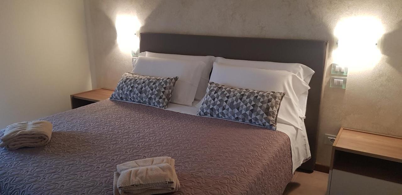 Hotel Margherita Meuble Sirmione Eksteriør bilde