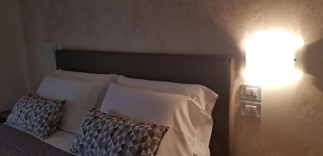Hotel Margherita Meuble Sirmione Eksteriør bilde