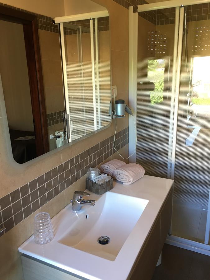 Hotel Margherita Meuble Sirmione Eksteriør bilde