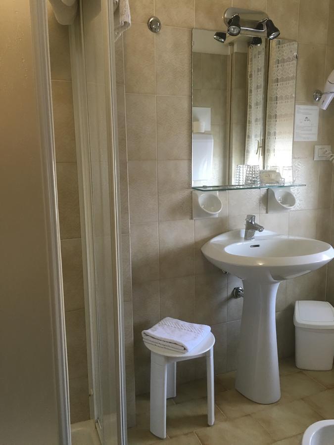Hotel Margherita Meuble Sirmione Eksteriør bilde