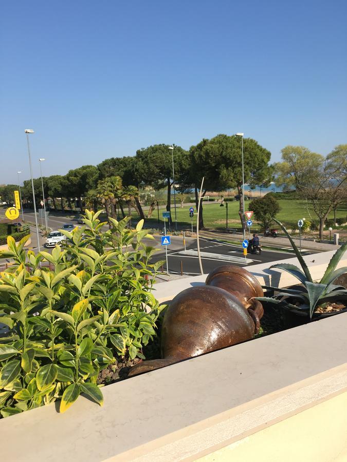 Hotel Margherita Meuble Sirmione Eksteriør bilde