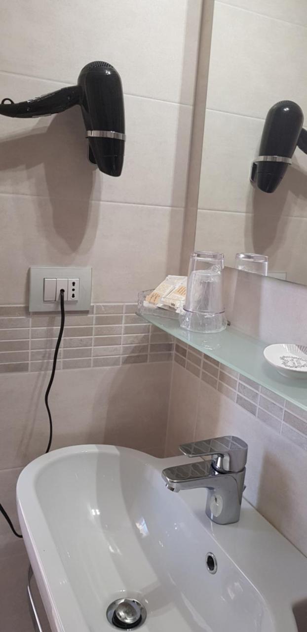 Hotel Margherita Meuble Sirmione Eksteriør bilde